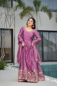 Suministro directo de fábrica Chinnon con bordado Zari Lentejuelas-vestido de trabajo para niñas Fiesta Ropa DE BODA Disponible al mejor precio - Product Image 3