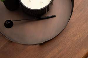 Bandeja redonda de metal de transición Bandeja de servicio decorativa circular Glam moderna de bronce con asas - Product Image 5