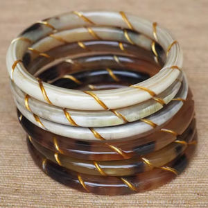 Venta al por mayor 50-Piece Set Pulido Ecológico Material Orgánico Cuerno de Búfalo Animal Estilo Pulseras para Boutiques Pedido Mínimo 50 - Product Image 1