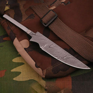 Queue de rat personnalisée de haute qualité couteau de chasse en acier damas lame vierge - Product Image 2