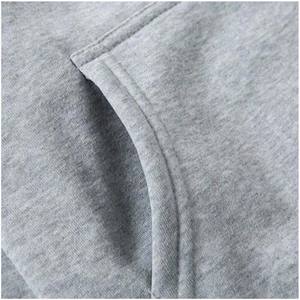 Pull à capuche gris chiné personnalisé pour hommes avec poche kangourou Fournisseur de vêtements de sport en tissu polaire et coton Service OEM ODM - Product Image 5