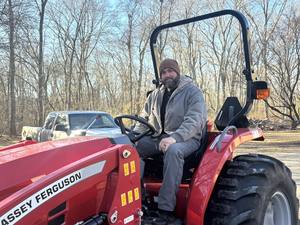 รถตักขนาดเล็ก Massey Ferguson GC1725M - เครื่องยนต์ดีเซลประสิทธิภาพสูง 25 แรงม้า พร้อมลูกปืนและชุดเกียร์ - Product Image 5