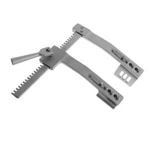 Esparcidores de costillas quirúrgicas Surtechs de acero inoxidable de calidad alemana Retractor de costillas de columna vertebral profesional más vendido - Product Image 5