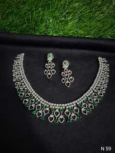 ENSEMBLE DE COLLIER DE MARIÉE EN DIAMANT AMÉRICAIN ET BOUCLES D'OREILLES CLASSIQUES ET DE HAUTE QUALITÉ ENSEMBLE DE BIJOUX DE MARIAGE POUR FEMMES DE STYLE CLASSIQUE - Product Image 3