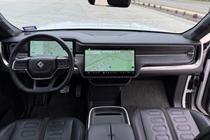 Occasion exceptionnelle : Rivian R1S Adventure Edition 2023 propre et prête à être expédiée - Product Image 3