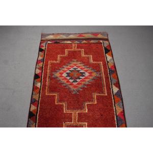 Tapis turc vintage, tapis Herki 2,7x11,8 pieds, tapis en laine rouge et noir à motifs floraux - Product Image 5
