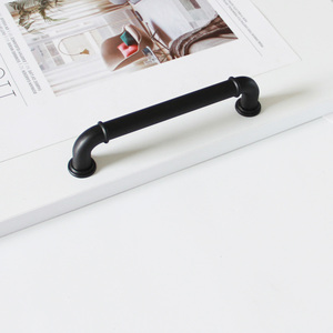 Poignée d'armoire en alliage de zinc noir vintage de style industriel pour la cuisine, la salle de bain et les meubles. - Product Image 5