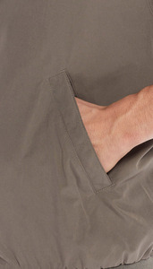 Nouveau design de veste softshell en gros, coupe-vent à capuche léger et respirant avec logo personnalisé, veste d'extérieur à fermeture éclair pour hommes - Product Image 5