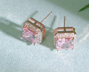 Pendientes de estudio de corte princesa de diamante de moissanita de Plata de Ley 925 y otras joyas de diamantes - Product Image 1