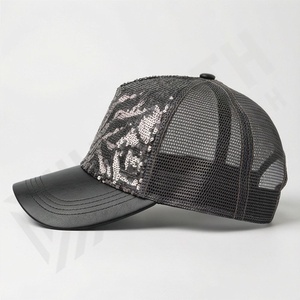 Casquette de baseball en maille de style sportif avec logo brodé à 5 panneaux, de haute qualité, personnalisée en usine, style à pois, maille en mousse, vente chaude - Product Image 3