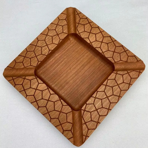 Cendrier en bois de finition naturelle pour les fumeurs fabriqué à partir de bois de haute qualité pour une longue durée de vie et une fonctionnalité élégante - Product Image 1