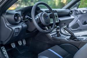 BRZ tS 2025 ~1,600 Millas, Transmisión Manual de 6 Velocidades, Sin Modificar - Product Image 4