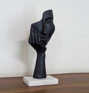 Sculpture décorative en laiton antique pour la maison Conception de visage personnalisée unique en aluminium coulé de haute qualité Sculpture en métal en gros - Product Image 4