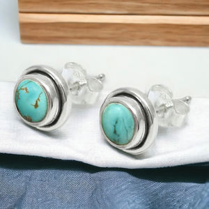 Diseño moderno, joyería hecha a mano de la mejor calidad, Plata de Ley 925, piedras preciosas turquesas naturales, pendientes de tuerca de forma redonda para ella - Product Image 1