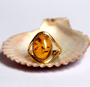 Bague en ambre de la Baltique plaqué or 18 carats faite à la main, beau cadeau de mariage pour les femmes, améthyste en diamant taille ovale personnalisable - Product Image 4
