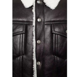 Veste d'hiver en cuir Sherpa coupe moderne pour hommes offrant un noyau isolé coupe flexible et un look contemporain poli pour les saisons froides - Product Image 4
