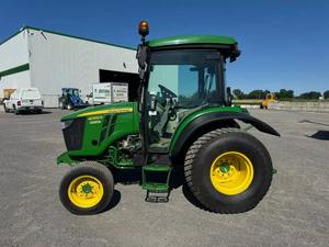 Tractor Utilitario Compacto John Deere 4066R 2025, Motor Personalizable, Caja de Cambios y Bomba de Grado Industrial Incluidas, Alemania - Product Image 2