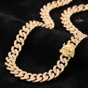 สร้อยคอทองคำ 18K ประดับเพชรแบบ Cuban Link ดีไซน์หรูหราอลังการ - Product Image 1