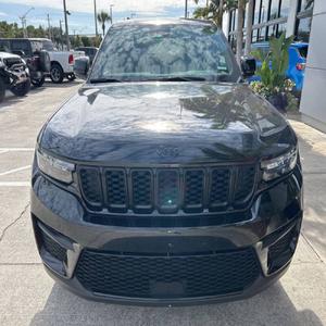 Jeep Grand Cherokee 2023 IMPECABLE - Product Image 2