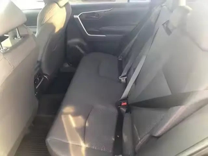 Toyota RAV4 AWD SE 2023 d'occasion en excellent état, faible kilométrage, aucun problème mécanique, prête à rouler, prix de gros. - Product Image 6