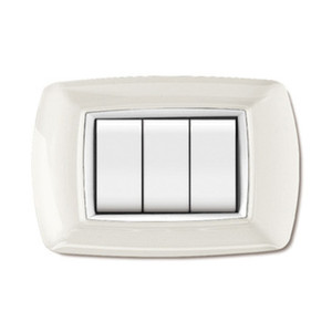 Placca Life Modelo Living Plástico Blanco 3 Plazas Marco Blanco - Product Image 1