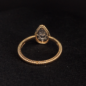 แหวนทอง18K สุดหรูประดับด้วยเพชรเจียระไนทรงกลมสวยงามสำหรับสไตล์ที่ไม่เหมือนใครและสง่างาม - Product Image 4