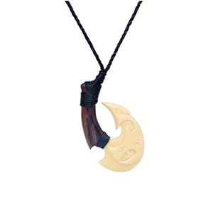 Collier multicolore fait à la main Style écologique avec ange religieux et motif bouddhiste - Product Image 6
