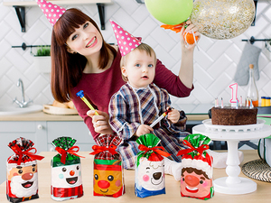 ถุงของขวัญคริสต์มาสสีน้ำตาลคราฟท์ พิมพ์ลายดิจิทัล พร้อมหูหิ้วริบบิ้น สำหรับบรรจุขนมและของชำร่วยในงานปาร์ตี้วันหยุด - Product Image 6