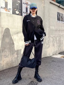 Veste de baseball varsity personnalisée pour femmes en cuir de mouton respirant, design tendance, prix de gros OEM ODM - Product Image 4