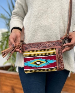 Nouvel arrivage de sacs à main de bohème jacquard de couleur marron avec bretelles sacs de sculpture usinés à la main sacs élégants de vente chaude pour femmes - Product Image 1