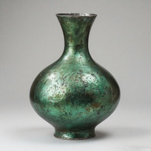 Vase vert texturé à crête de mousse brossée avec un vase en métal design d'appel antique Accent artisanal exquis pour la décoration intérieure - Product Image 4