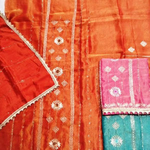 Costumes traditionnels indiens modernes non cousus pour femmes Organza fantaisie brodé à la main pour les fêtes - Product Image 1