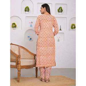 Ensemble Kurta et pantalon en coton imprimé à motifs pêche pour usage quotidien - Product Image 6