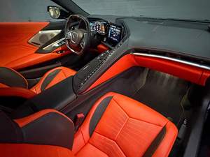 Corvette Z06 Convertible 3LZ 2025 ~4,300 Millas, Motor V8 LT6 de 670 hp, Paquetes de Apariencia Aerodinámica y del Motor en Carbono, Interior Habanero - Product Image 6