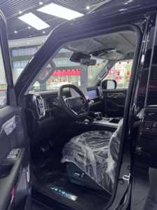 SUV Compacto 2025 Usado, 2.0T Turbo/Aspirado Naturalmente, Caja de Cambios Automática, Asientos de Cuero, Gasolina, Tracción Delantera - Product Image 4