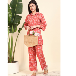 Ensemble chemise d'été pour femme en coton tricoté de qualité supérieure, à motif floral, col mandarin, manches trois-quarts, boutonnée, avec fente courte au genou - Product Image 1