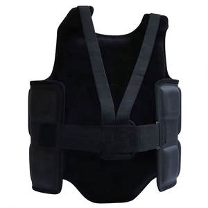 Protège-poitrine en cuir professionnel pour la boxe et les arts martiaux - Protection corporelle durable, respirante et légère - Product Image 2