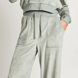 Ensemble de survêtement en velours pour femmes, tissu en peluche doux, fermeture éclair, capuche et pantalon assortis, confortable et luxueux, couleurs et tailles personnalisées, 2026 - Product Image 3