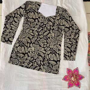 Top largo de algodón puro con mangas y cuello en V estampado floral para mujer al mejor precio - Product Image 1