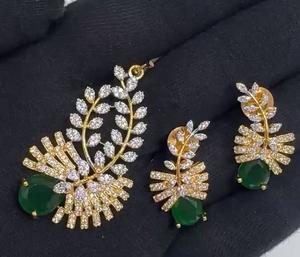 ชุดสร้อยคอหิน CZ ชุบทองพร้อมต่างหูสำหรับใส่ไปงานแต่งงานงานเลี้ยง - Product Image 2