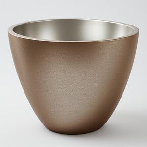 Jardinière en fer de style moderne, conçue pour une utilisation intérieure/extérieure, y compris en jardin, offrant un aspect épuré et une structure robuste - Product Image 3