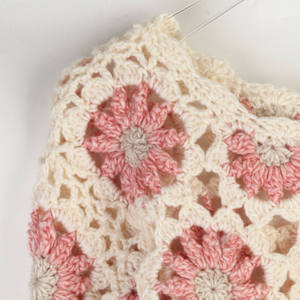 Suéter Rosa Tejido a Mano con Cuello Redondo, Diseño Floral Calado Sexy, Jersey Corto Vintage para Otoño e Invierno - Product Image 4