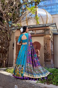 Lujo étnico Tussar seda Lehenga Choli conjunto estilo Bollywood Floral borla Can-Can Foil Print trabajo para fiestas de invierno y verano - Product Image 3