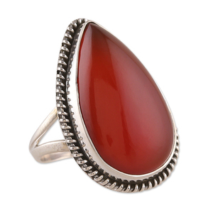 Anillo de cóctel de cabujón de cornalina natural pulido de La India, "Warm Flare" - Product Image 2
