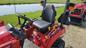 Massey Ferguson 2025 1GC.23 Tracteur à pied diesel 4x4 Drive 50-140HP utilisé pour les industries agricoles et de détail - Product Image 3