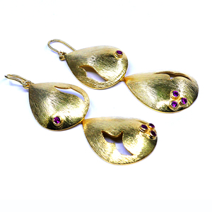 Classique 925 Sterling Silver Ruby Gemstone Boucles d'oreilles à breloques suspendues Chaque jour À la mode Plaqué Or Vêtements pour femmes pour anniversaire - Product Image 1