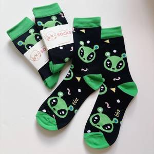 Chaussettes pour hommes en coton peigné jacquard à motifs personnalisés JZVINA, multicolores, OEM ODM, vente en gros, usine au Vietnam - Product Image 1