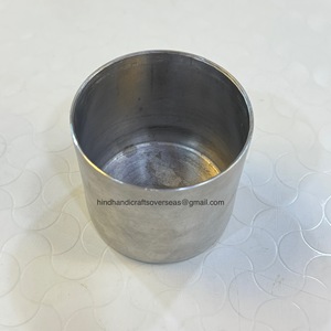 Vente chaude Contenant à bougie en acier inoxydable fait à la main avec placage or Pot à bougie vide de luxe pour la fabrication de bougies Vases en vrac - Product Image 6