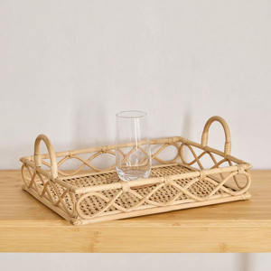 Magnifique plateau de présentation rectangulaire en rotin, plateau de service en osier fait à la main avec détails en treillis, organisateur de table décoratif - Product Image 4