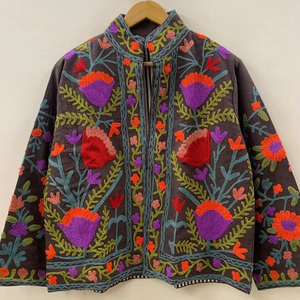 Chaqueta de terciopelo con bordado bohemio estilo Suzani, ropa de invierno para mujer, abrigo, regalo para ella, estilo bohemio de otoño, abrigo estilo bohemio para festivales, abrigo de invierno - Product Image 1